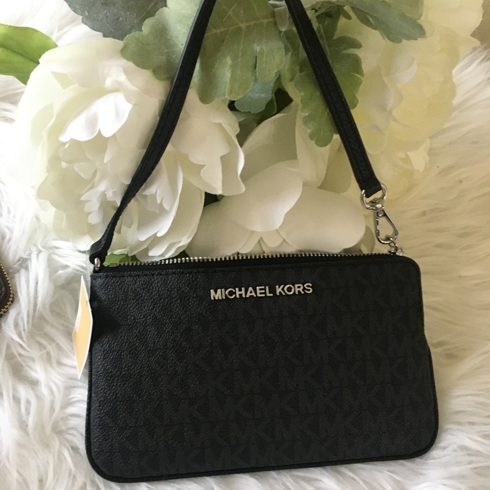 Last one✨Michael Kors Jet set black Large wristlet - Picture 3 of 7